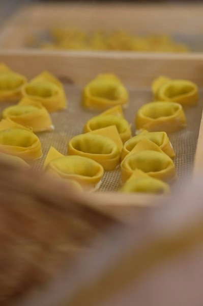 Making tortelloni